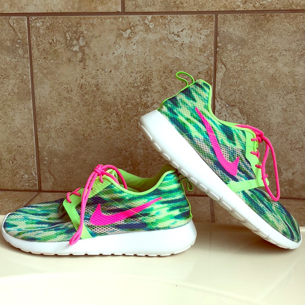 Women’s Green & Pink Nike Roshe Shoes